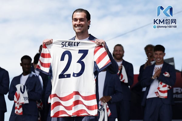 世界杯FIFA体育新闻：乔·斯卡利可能在转会窗口关闭前转会。/ Adam Hunger/Getty Images