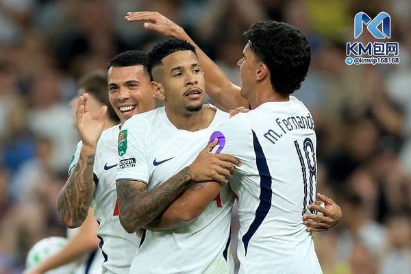 世界杯FIFA体育新闻:热刺新援在周中崭露头角。/ Nigel French/Sportsphoto/Allstar/Getty Images