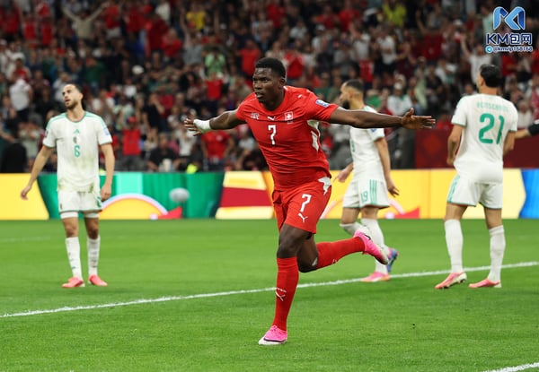 世界杯FIFA体育新闻:布雷尔·恩博洛正努力带领亚特兰大联队取得成功。/ Emilee Chinn/Getty Images