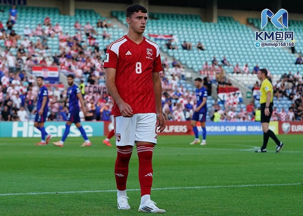 世界杯FIFA体育新闻:詹姆斯·斯坎伦年纪轻轻就拥有相当丰富的国际比赛经验。/ Gualter Fatia/Getty Images