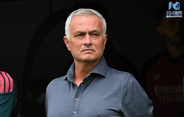世界杯FIFA体育新闻：何塞·穆里尼奥正在努力解决他的前任们未能解决的问题。/ Denis Doyle/Getty Images