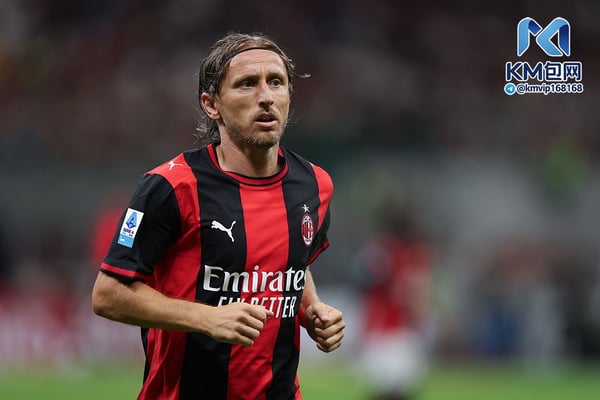 世界杯FIFA体育新闻:卢卡·莫德里奇将于2025年离开皇家马德里。/ Timothy Rogers/Getty Images