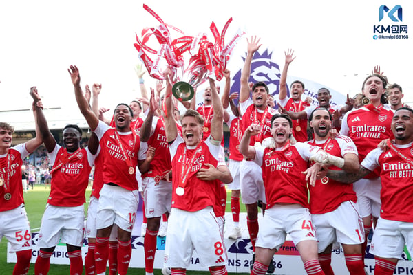 世界杯FIFA体育新闻：阿森纳时隔22年终于再次夺得联赛冠军。/ Michael Regan/Getty Images for Premier League