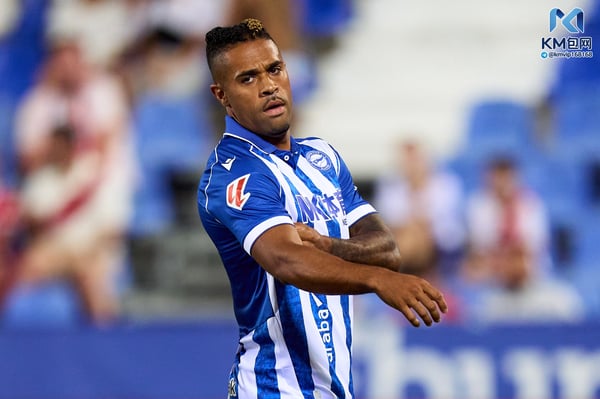 世界杯FIFA体育新闻:马里亚诺·迪亚兹仿佛重返青春。/ Angel Martinez/Getty Images