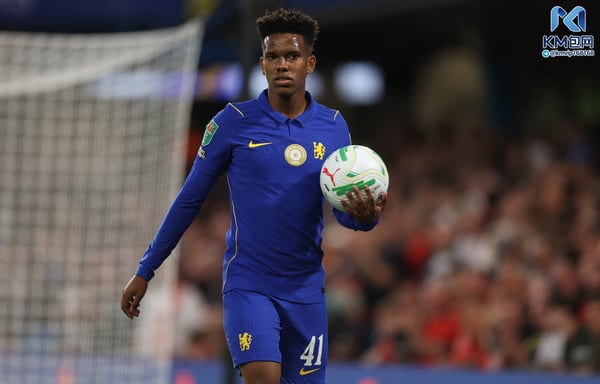 世界杯FIFA体育新闻:埃斯特旺与切尔西的离队传闻不断。/ Richard Pelham/Getty Images