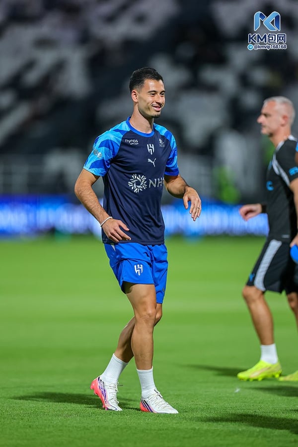 世界杯FIFA体育新闻:金钱是加布里埃尔·马蒂内利今夏转会的动机。/ Abdullah Ahmed/Getty Images