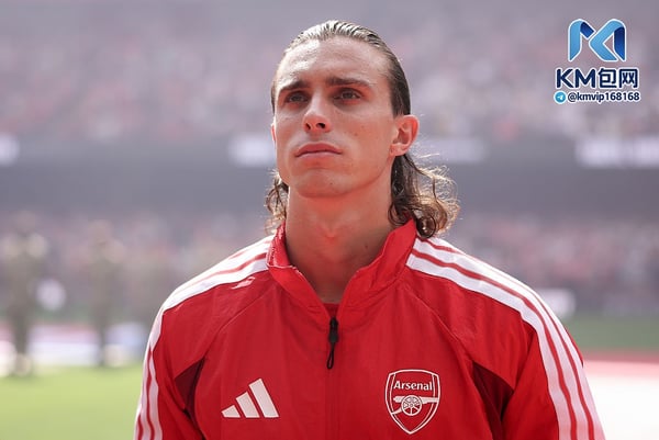 世界杯FIFA体育新闻：里卡多·卡拉菲奥里是一个全方位的威胁。 /亚历克斯·潘特林/足总/盖蒂图片社