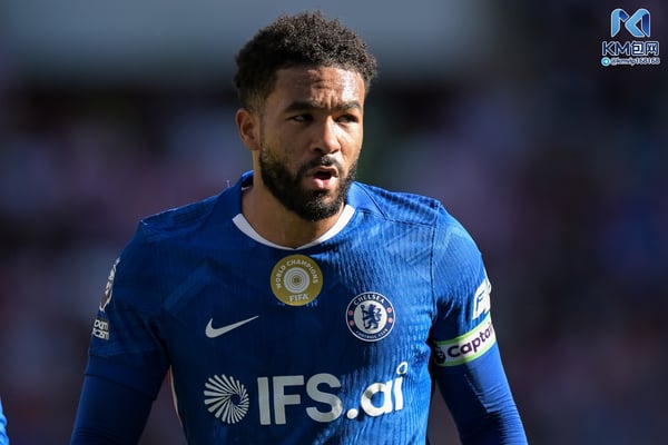 世界杯FIFA体育新闻：里斯·詹姆斯可以胜任右后卫的位置，掌控比赛节奏。/ Scott Llewellyn/MI News/NurPhoto/Getty Images
