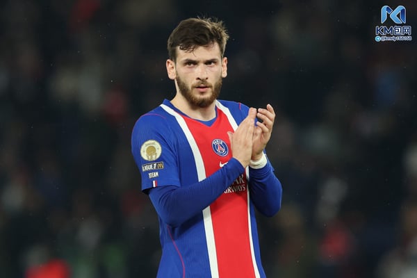 世界杯FIFA体育新闻:赫维查·克瓦拉茨赫利亚执教的格鲁吉亚队未能晋级世界杯。/ Tnani Badreddine/DeFodi Images/Getty Images