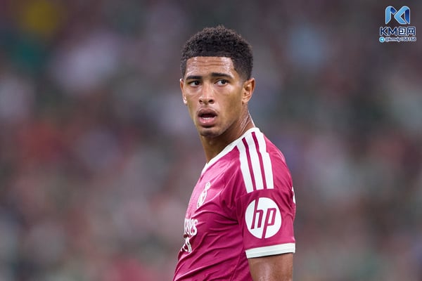 世界杯FIFA体育新闻:裘德·贝林厄姆在皇家马德里表现出色。/ Fran Santiago/Getty Images