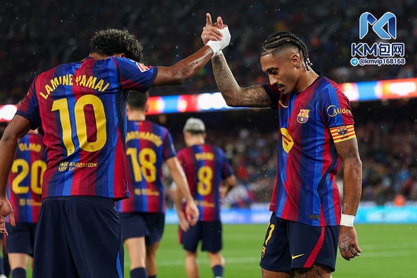 世界杯FIFA体育新闻：巴塞罗那的进攻现在简直势不可挡。/ Lluis Gene/AFP/Getty Images