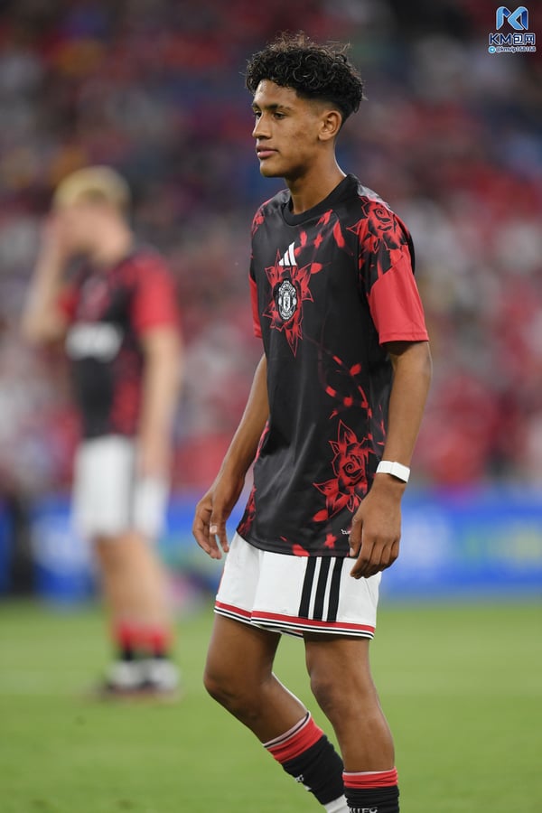 世界杯FIFA体育新闻:JJ·加布里埃尔可能要去西班牙了。/查尔斯·麦奎兰/盖蒂图片社