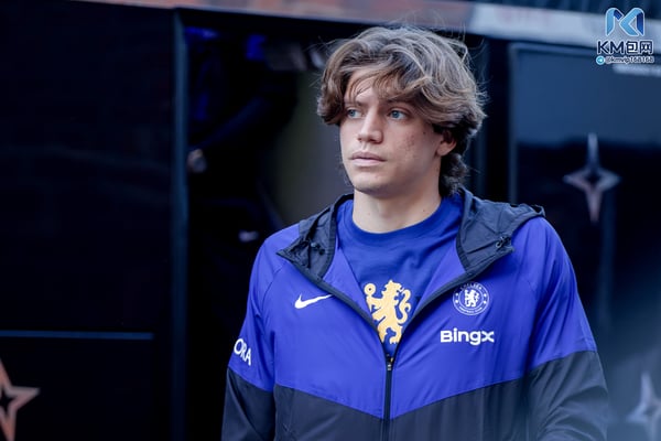 世界杯FIFA体育新闻：马可·帕莱斯特拉也在等待正式亮相。 /佩德罗·波鲁/MB Media/Getty Images