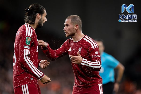 世界杯FIFA体育新闻:多米尼克·索博斯莱更年轻,未来可能具有转售价值。/ Gaspafotos/MB Media/Getty Images