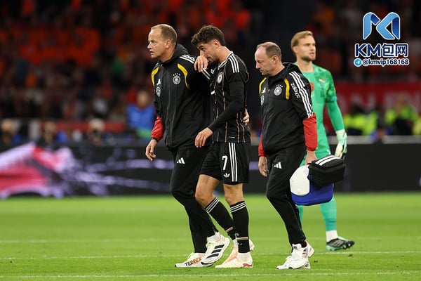 世界杯FIFA体育新闻:凯·哈弗茨(中)本赛季开局表现出色。/ Alexander Hassenstein/UEFA/Getty Images