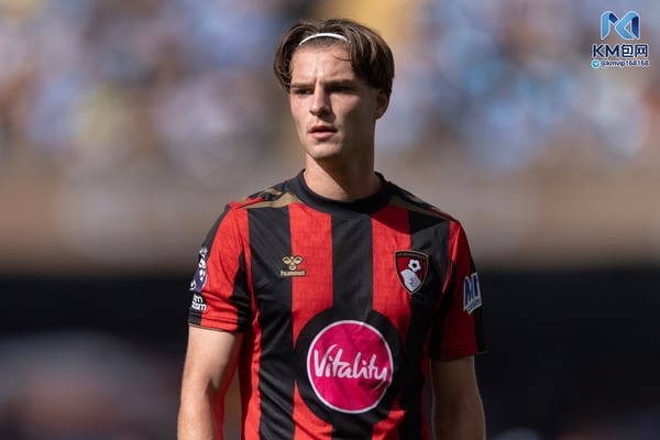 世界杯FIFA体育新闻:亚历克斯·斯科特是一位炙手可热的男士。/ Visionhaus/Getty Images