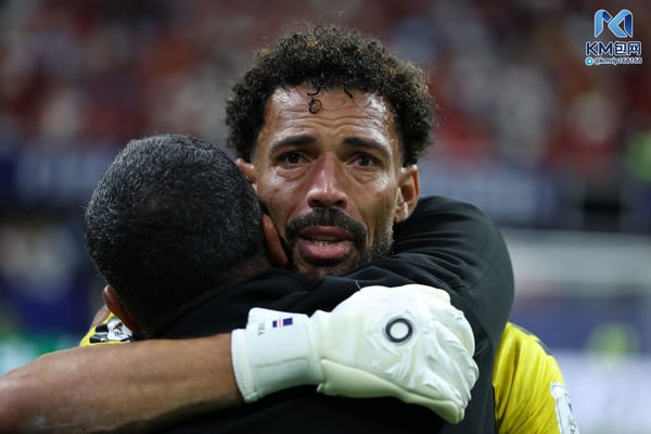 世界杯FIFA体育新闻:沃齐尼亚在比赛中全情投入。/ Patrick Smith/FIFA/Getty Images