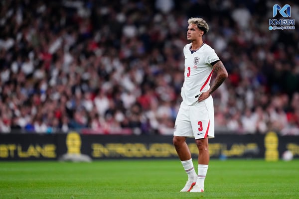 世界杯FIFA体育新闻:尼科·奥莱利因伤退出英格兰队。/ Jose Breton/Pics Action/NurPhoto/Getty Images