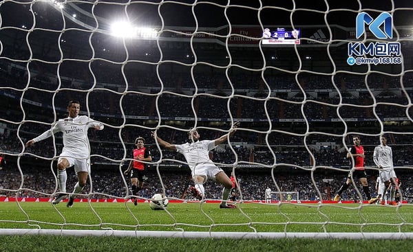 世界杯FIFA体育新闻:“你在这里做什么?” / Angel Martinez/皇家马德里/Getty Images