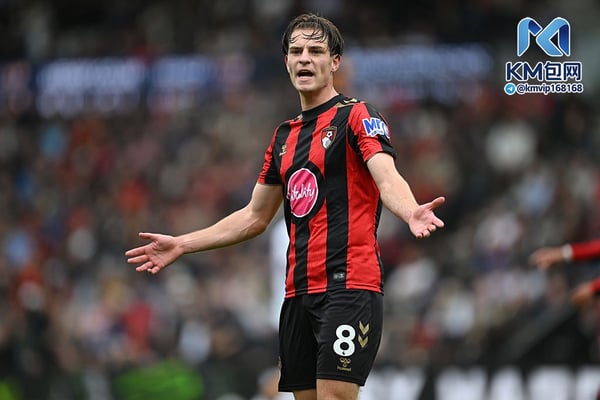 世界杯FIFA体育新闻:亚历克斯·斯科特赢得了英超豪门的赞赏。/ Mike Hewitt/Getty Images