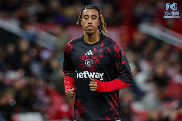 世界杯FIFA体育新闻:莱尼·约罗在曼联正努力争取上场时间。/ Mark Cosgrove/News Images/NurPhoto/Getty Images