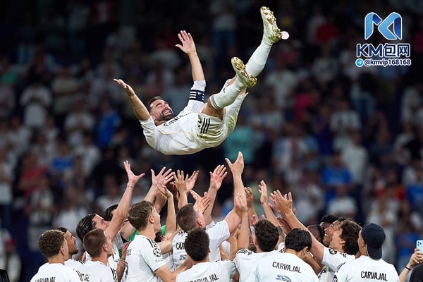 世界杯FIFA体育新闻:卡瓦哈尔以英雄的身份离开了马德里。/ Angel Martinez/Getty Images