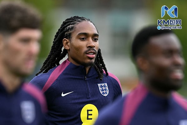 世界杯FIFA体育新闻：杰德·斯彭斯在托特纳姆热刺队出场时间的增加对他的前景有所帮助。/ OLI SCARFF/AFP via Getty Images