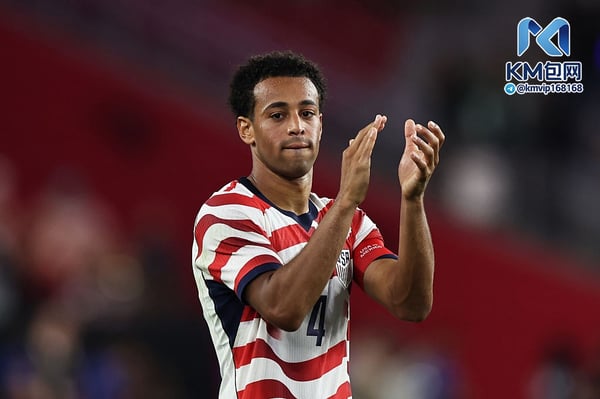 世界杯FIFA体育新闻：泰勒·亚当斯将担任美国男足国家队队长，率队征战2030年世界杯。/ Omar Vega/USSF/Getty Images