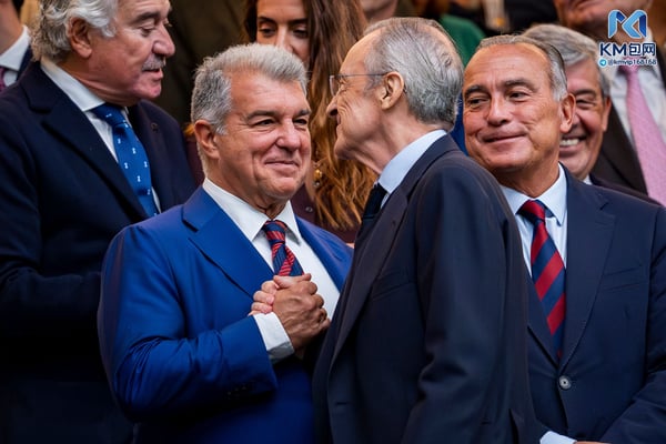 世界杯FIFA体育新闻:琼·拉波尔塔(左)与弗洛伦蒂诺·佩雷斯之间存在着激烈的竞争关系。/ Alberto Gardin/NurPhoto/Getty Images