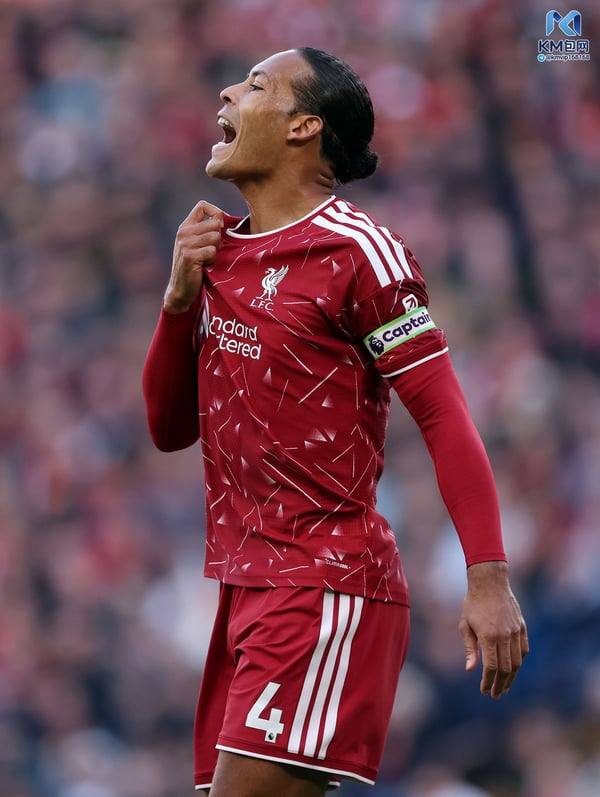 世界杯FIFA体育新闻:维吉尔·范戴克拒绝亮出底牌。/ Alex Pantling/Getty Images