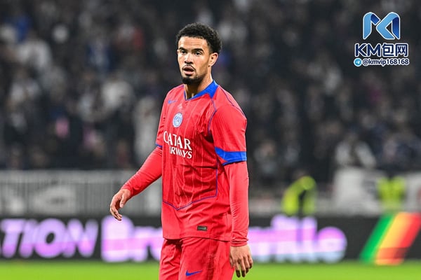世界杯FIFA体育新闻:扎伊尔-埃梅里是一位充满活力、攻守兼备的中场球员。/ Eurasia Sport Images/Getty Images