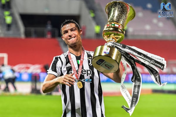 世界杯FIFA体育新闻：尤文图斯正努力避免向C罗支付巨额赔偿金。/ MIGUEL MEDINA/AFP/Getty Images