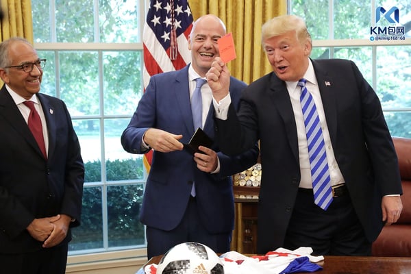 世界杯FIFA体育新闻：这并非唐纳德·特朗普最后一次左右比赛结果。/ Chip Somodevilla/Getty Images