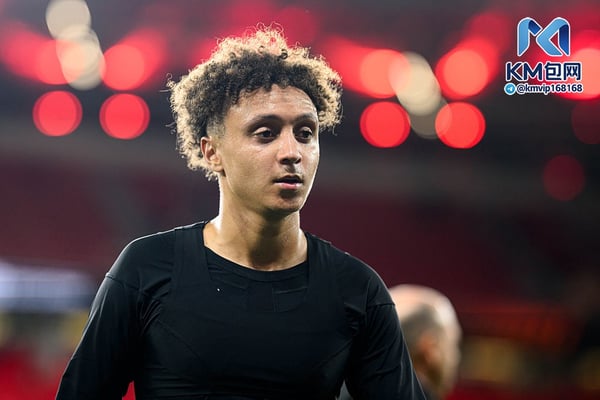 世界杯FIFA体育新闻:本·塞吉尔在德国还没能站稳脚跟。/ Jörg Schüler/拜耳04勒沃库森/Getty Images