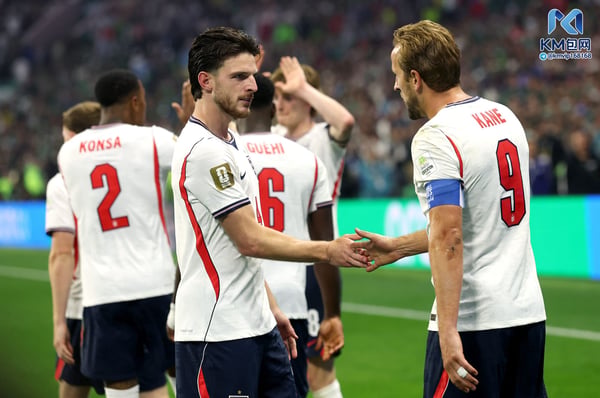 世界杯FIFA体育新闻:德克兰·赖斯(左)和哈里·凯恩(右)都曾入选滕·哈格的候选名单。/ Eddie Keogh - The FA/Getty Images
