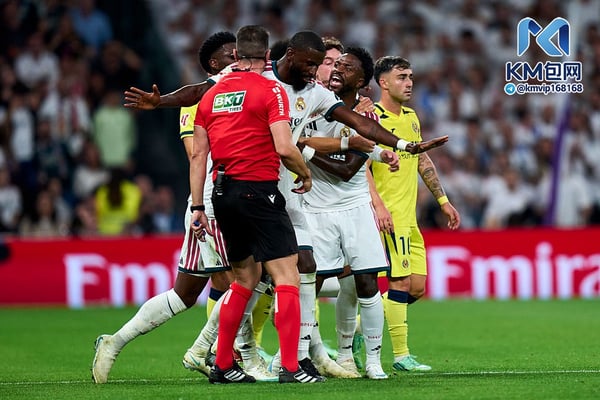 世界杯FIFA体育新闻:小维尼修斯在对阵比利亚雷亚尔的比赛中被罚下场后,目前正在接受西甲禁赛。 /迭戈·索托/盖蒂图片社