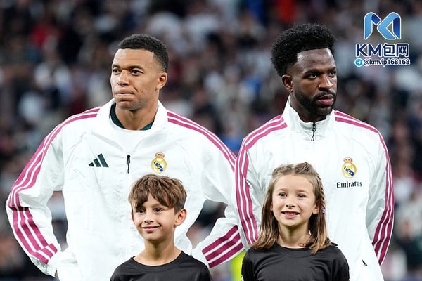 世界杯FIFA体育新闻:基利安·姆巴佩火力全开,而小维尼修斯则陷入困境。 /安赫尔·马丁内斯/欧足联/盖蒂图片社