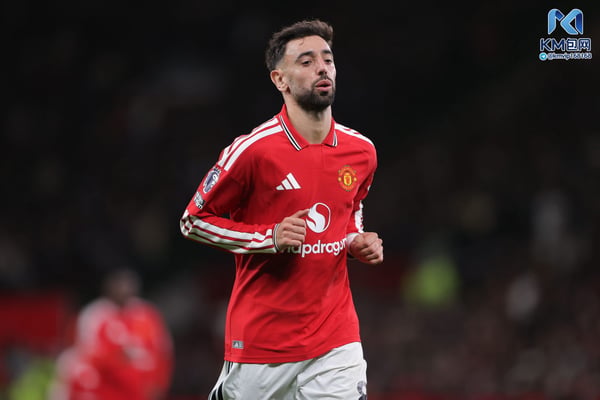 世界杯FIFA体育新闻：布鲁诺·费尔南德斯在曼联的未来尚不明朗。/ James Gill - Danehouse/Getty Images