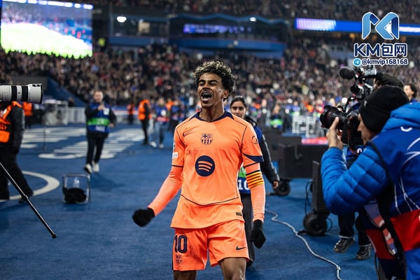 世界杯FIFA体育新闻:拉明·亚马尔本赛季至今进球和助攻均已达到两位数。/ Ibrahim Ezzat/NurPhoto/Getty Images