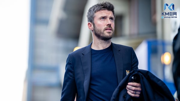 世界杯FIFA体育新闻：目前尚不清楚迈克尔·卡里克能否重返斯坦福桥。/ Ash Donelon/曼联/Getty Images