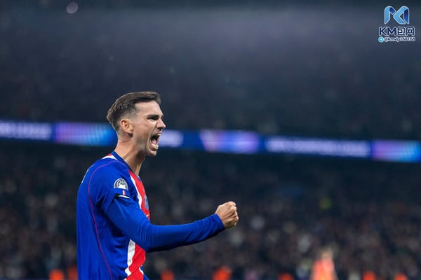 世界杯FIFA体育新闻:法比安·鲁伊斯应该感谢他赢得的众多奖杯。/ Joachim Azouze/PSG/Getty Images