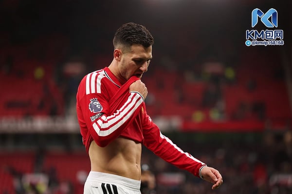 世界杯FIFA体育新闻:达洛特作为进攻发起点承担了过多的责任。/ Dan Istitene/Getty Images